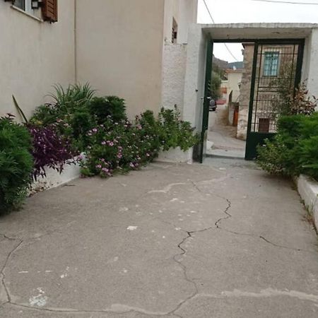 Afroditis'S & Makis'S Apartment 2 Leonidio Exterior photo