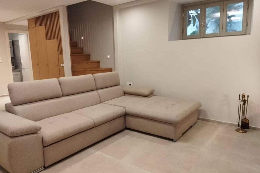 Afroditis'S & Makis'S Apartment 2 Leonidio Exterior photo